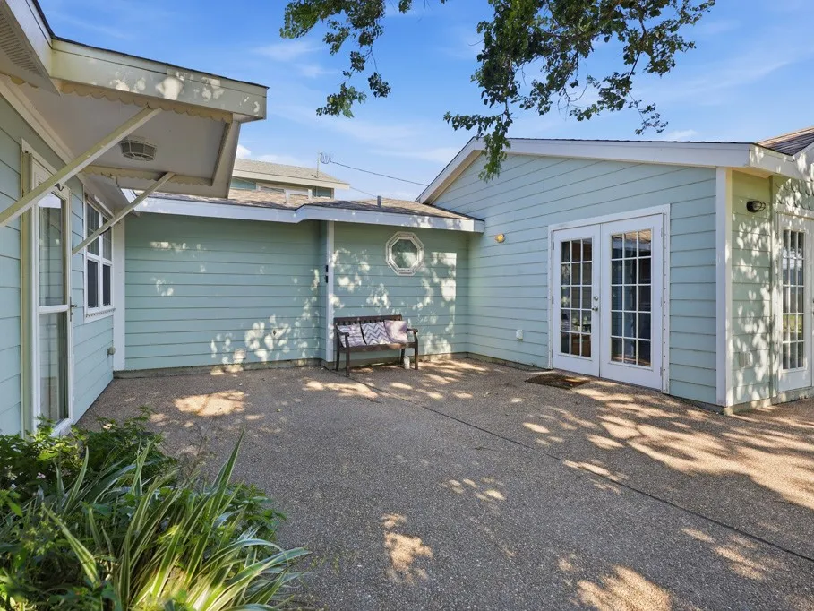 814 Rattlesnake Point Rockport, TX 78382