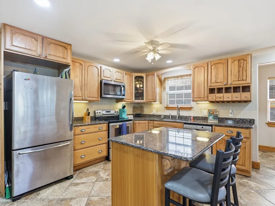 814 Rattlesnake Point Rockport, TX 78382