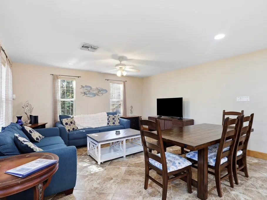 814 Rattlesnake Point Rockport, TX 78382