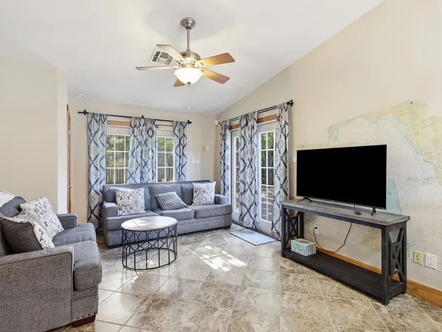 814 Rattlesnake Point Rockport, TX 78382