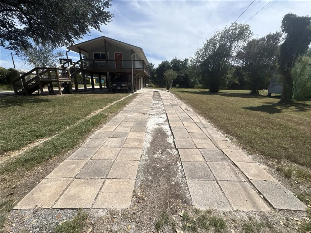 210 Danforth Street Woodsboro, TX 78393