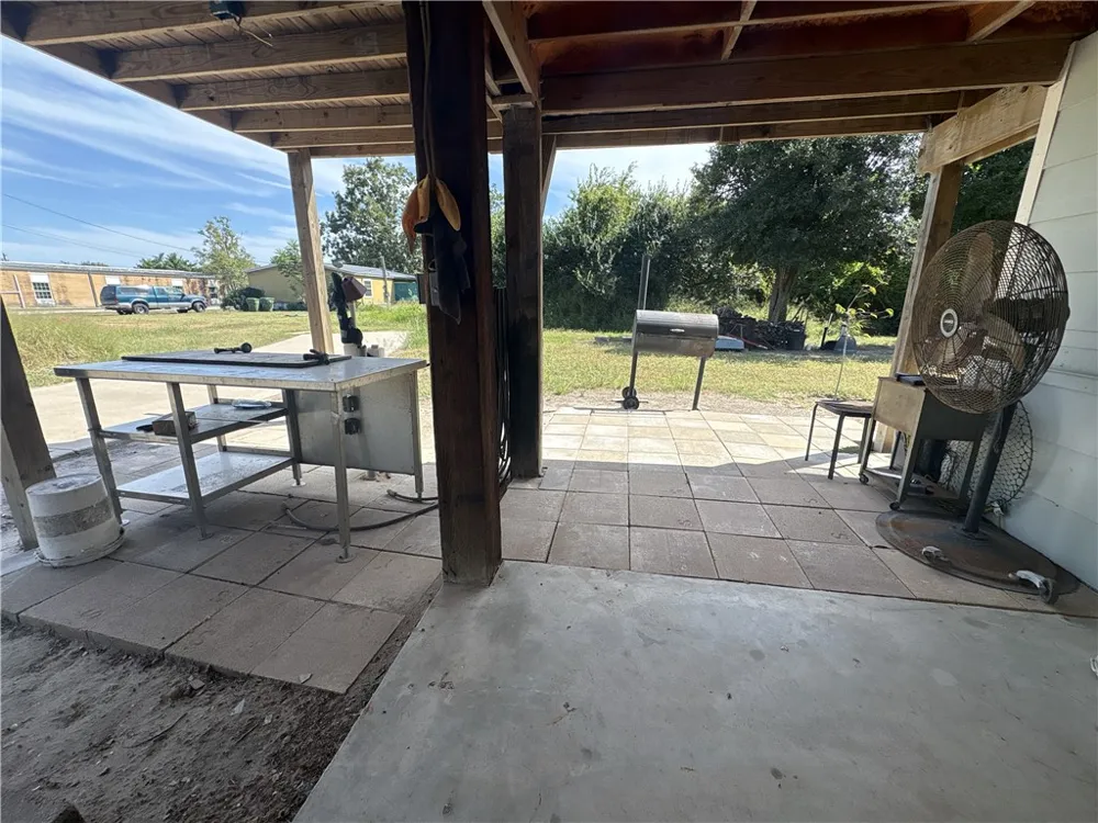 210 Danforth Street Woodsboro, TX 78393