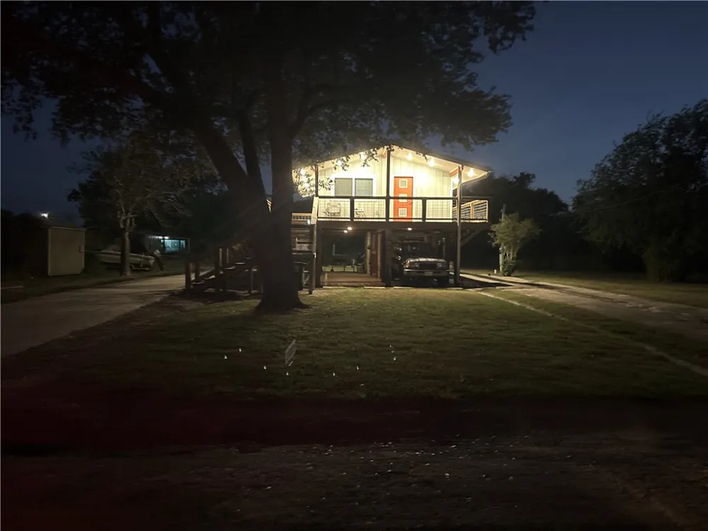 210 Danforth Street Woodsboro, TX 78393