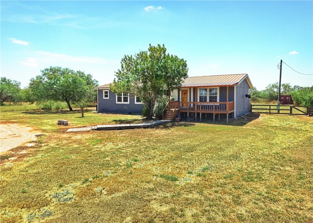 1582 W FM 738 Orange Grove, TX 78372