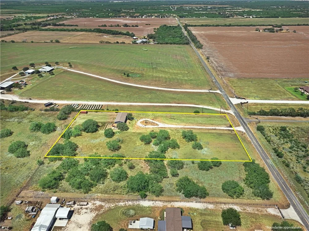 1582 W FM 738 Orange Grove, TX 78372