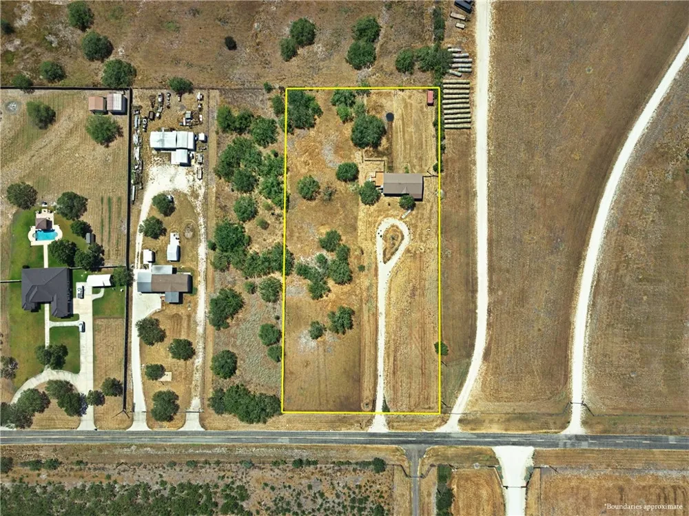 1582 W FM 738 Orange Grove, TX 78372