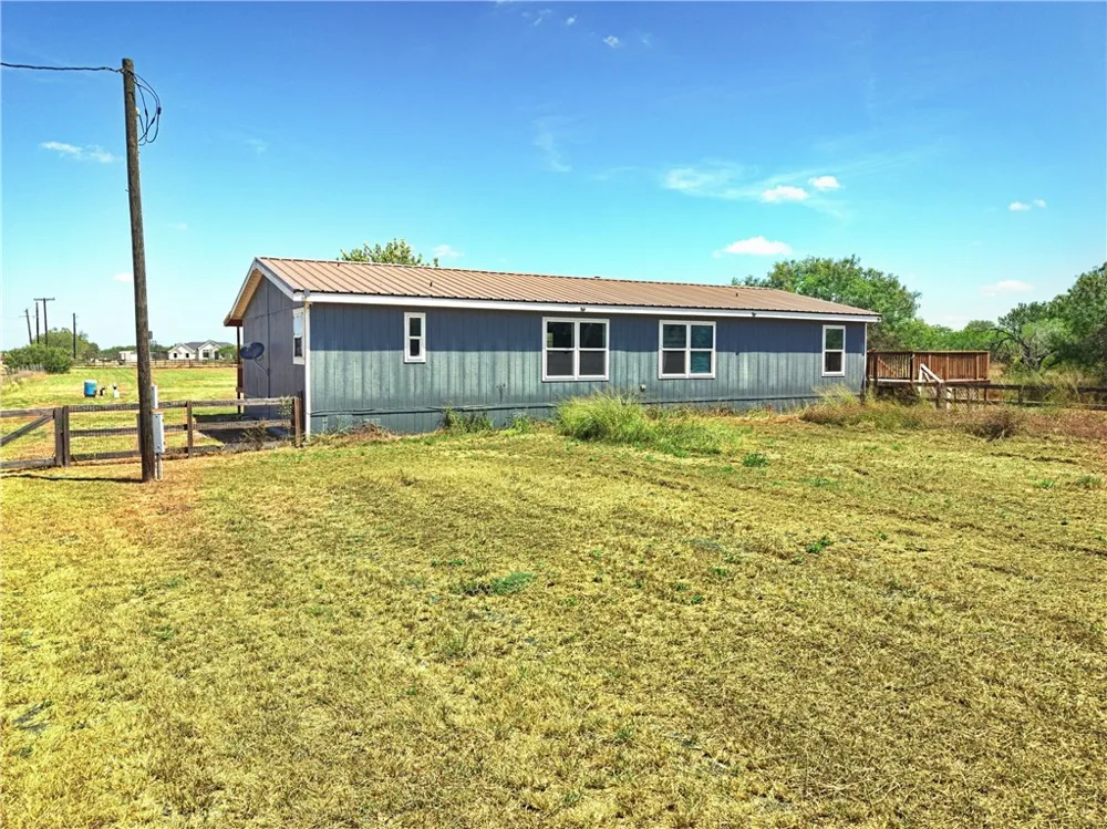 1582 W FM 738 Orange Grove, TX 78372