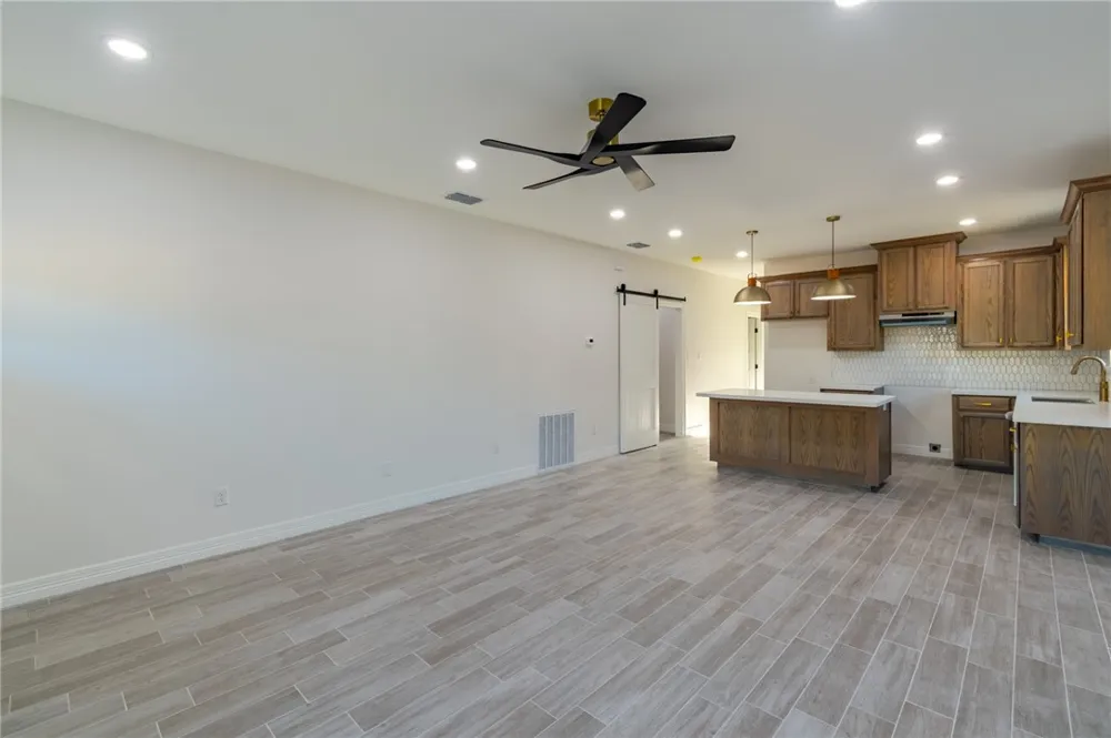 1049 King Street Alice, TX 78332