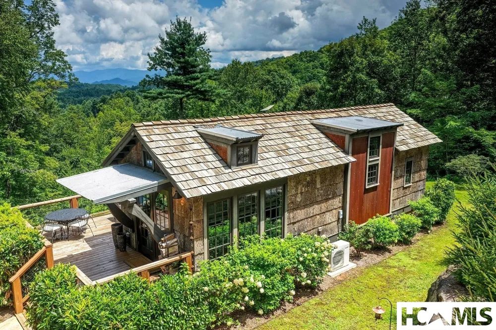 391 Triple Creek Dr Cullowhee, NC 28723