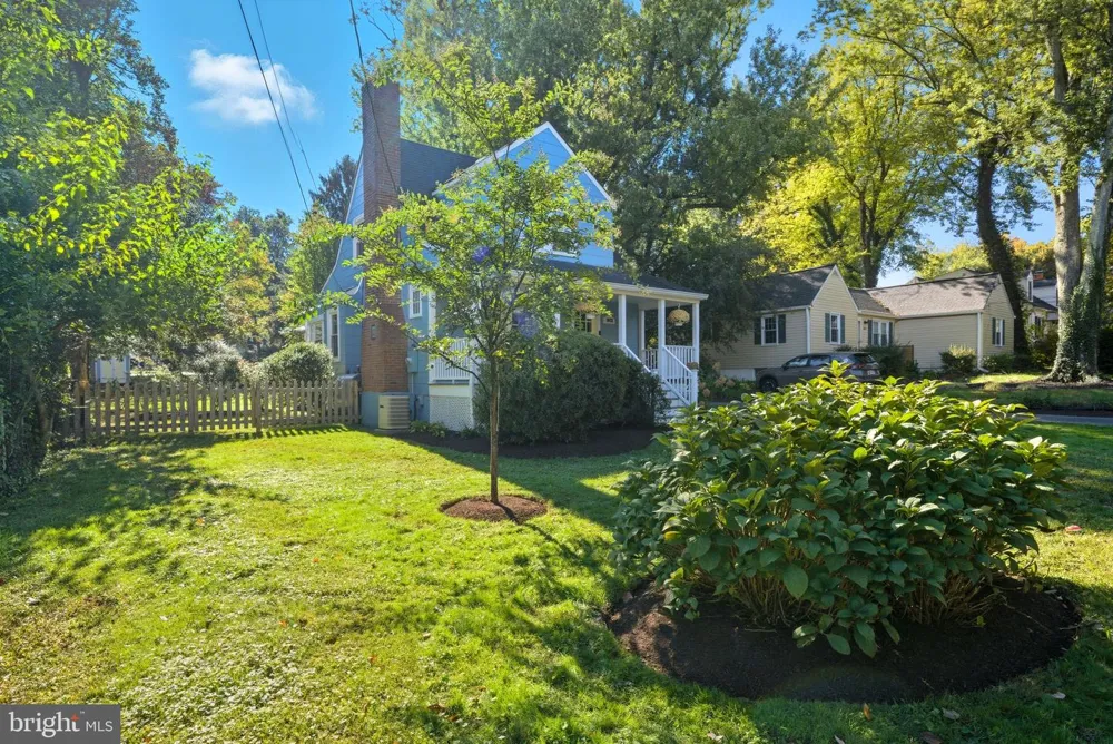 10123 DWIGHT AVENUE Fairfax, VA 22032