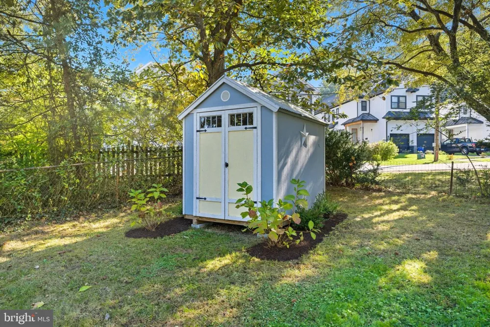 10123 DWIGHT AVENUE Fairfax, VA 22032