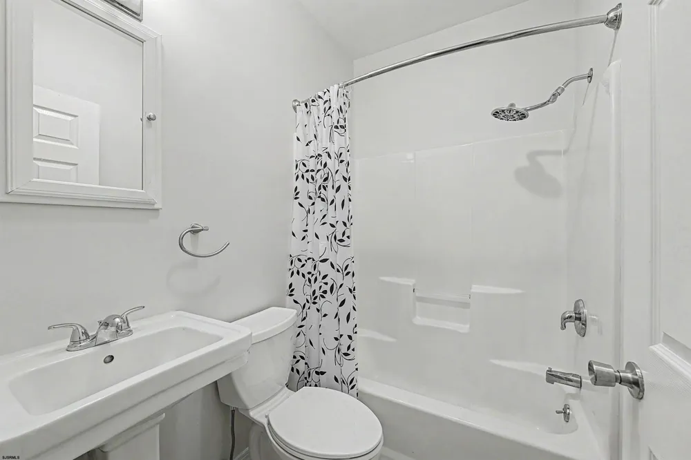 6211 Ventnor Ventnor, NJ 08406