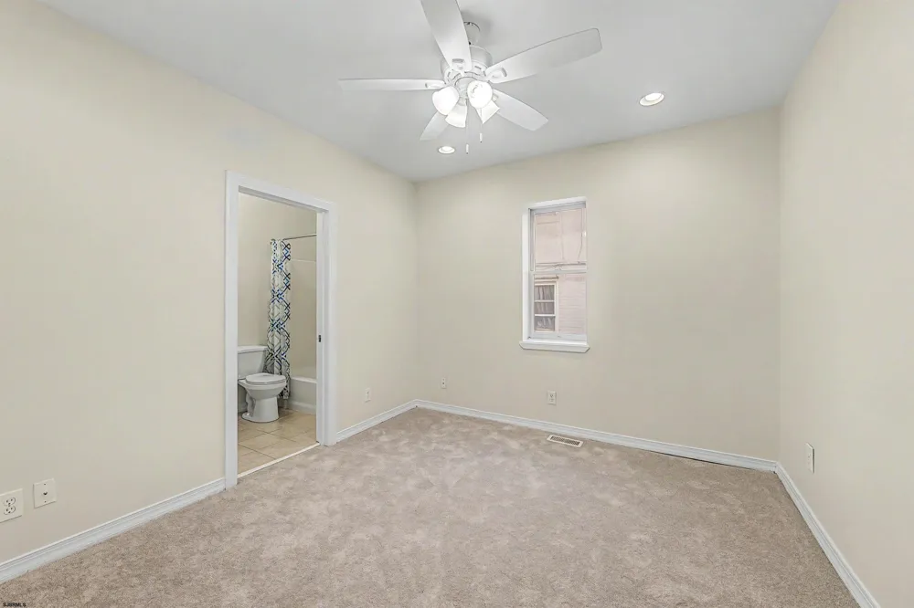 6211 Ventnor Ventnor, NJ 08406