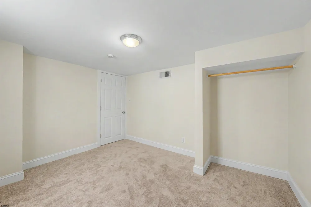 6211 Ventnor Ventnor, NJ 08406