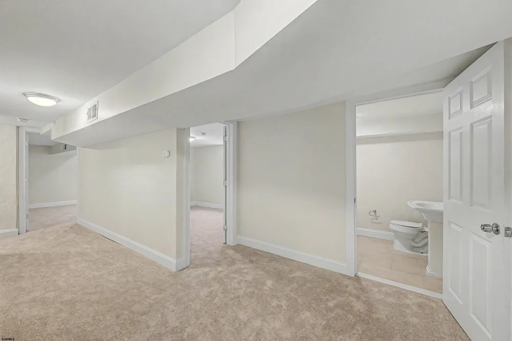 6211 Ventnor Ventnor, NJ 08406