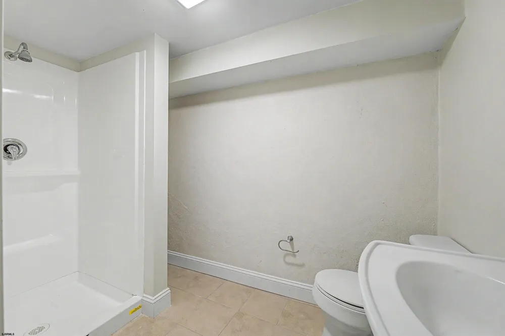 6211 Ventnor Ventnor, NJ 08406
