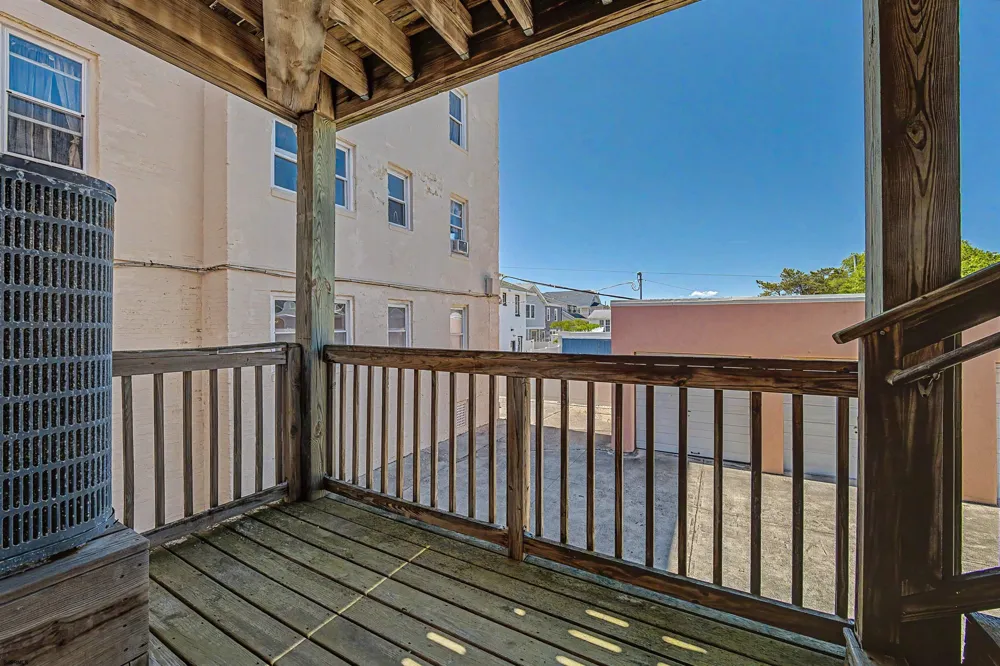 6211 Ventnor Ventnor, NJ 08406