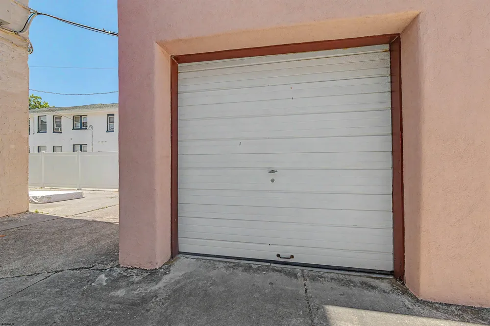 6211 Ventnor Ventnor, NJ 08406