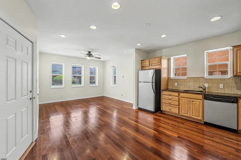 6211 Ventnor Ventnor, NJ 08406
