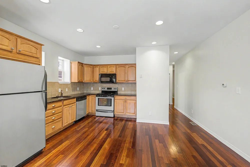 6211 Ventnor Ventnor, NJ 08406