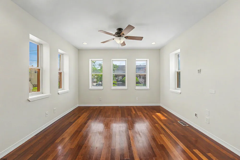 6211 Ventnor Ventnor, NJ 08406