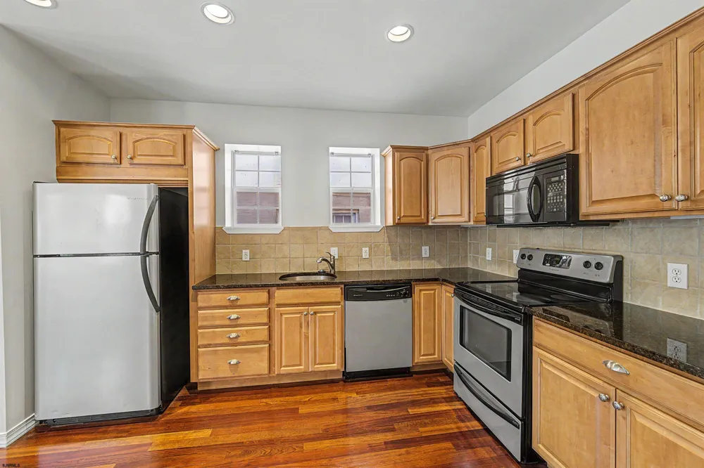 6211 Ventnor Ventnor, NJ 08406