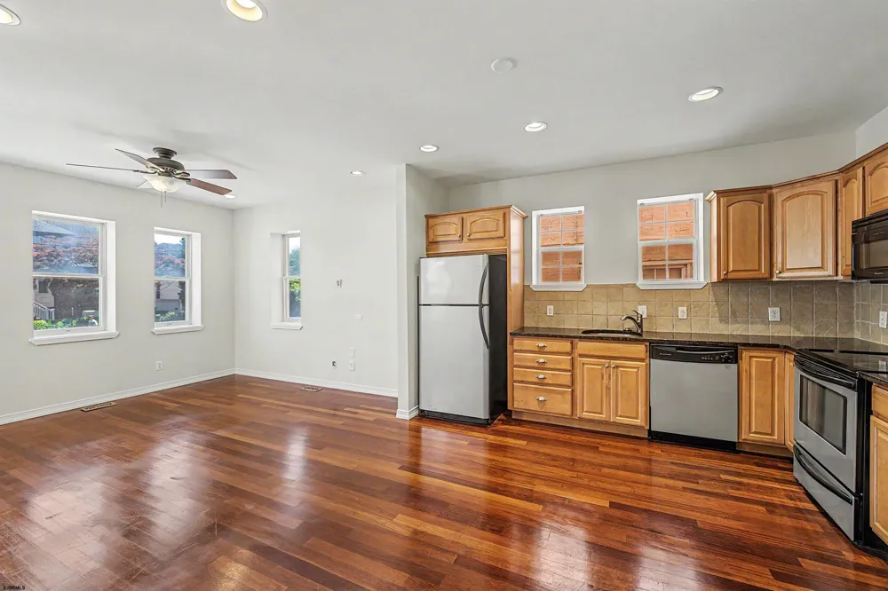 6211 Ventnor Ventnor, NJ 08406