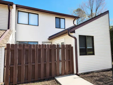 2837 Forsythia Ct