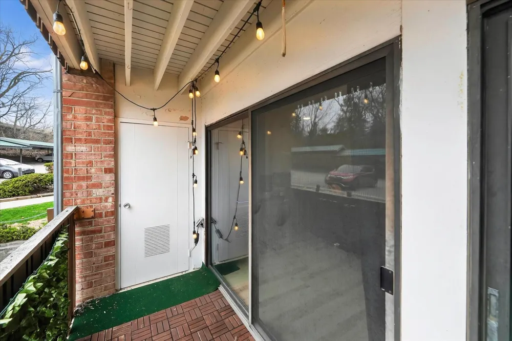 2140 Pauline Boulevard #206 Ann Arbor, MI 48103