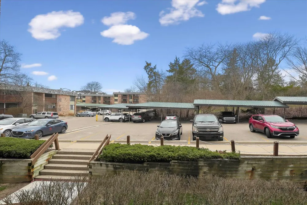 2140 Pauline Boulevard #206 Ann Arbor, MI 48103
