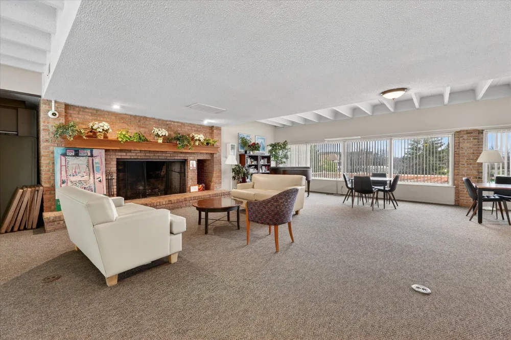 2140 Pauline Boulevard #206 Ann Arbor, MI 48103