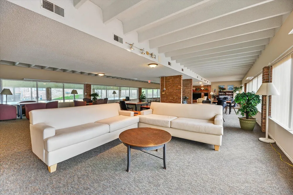 2140 Pauline Boulevard #206 Ann Arbor, MI 48103