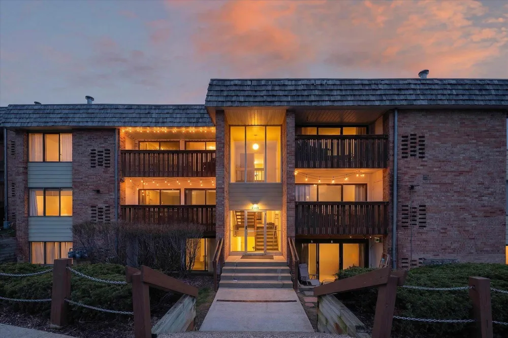2140 Pauline Boulevard #206 Ann Arbor, MI 48103