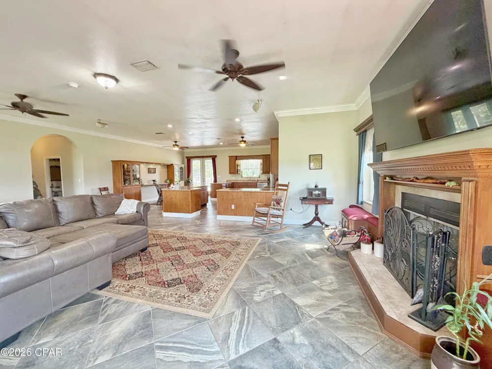 3280 Willie Lane Cottondale, FL 32431