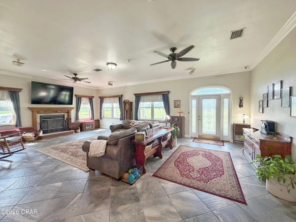 3280 Willie Lane Cottondale, FL 32431