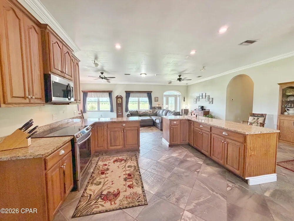 3280 Willie Lane Cottondale, FL 32431