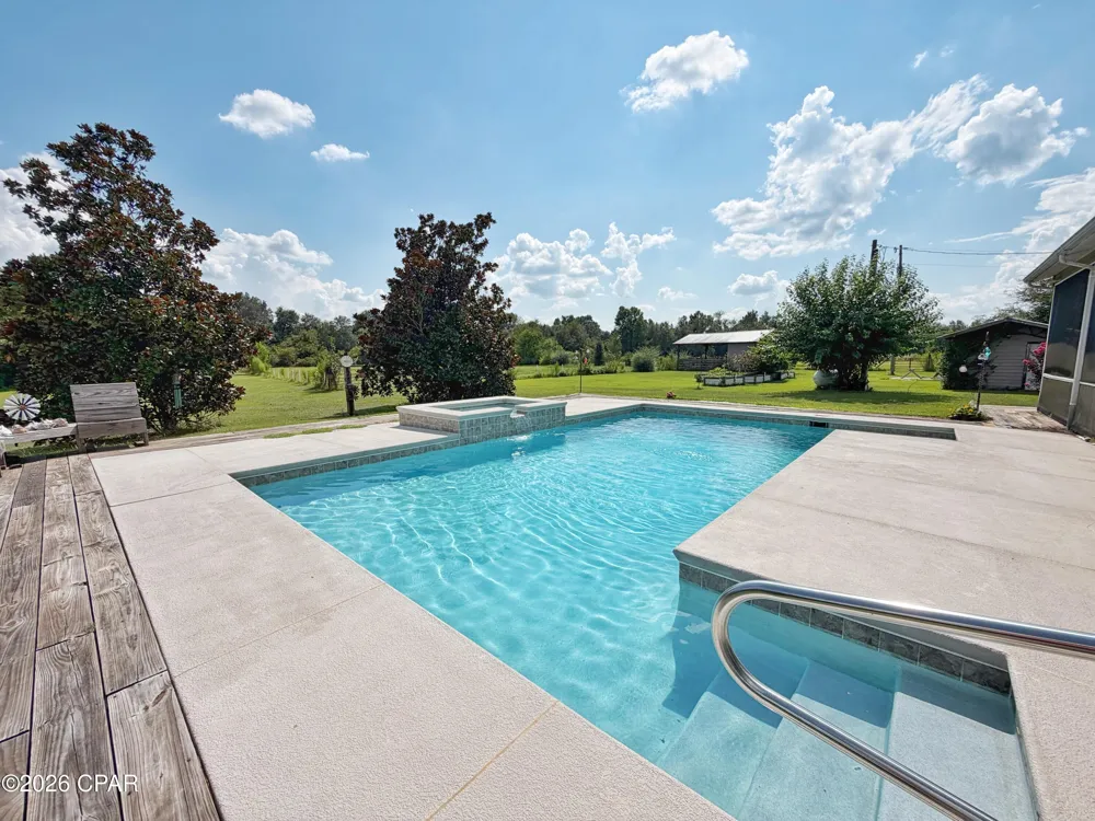 3280 Willie Lane Cottondale, FL 32431