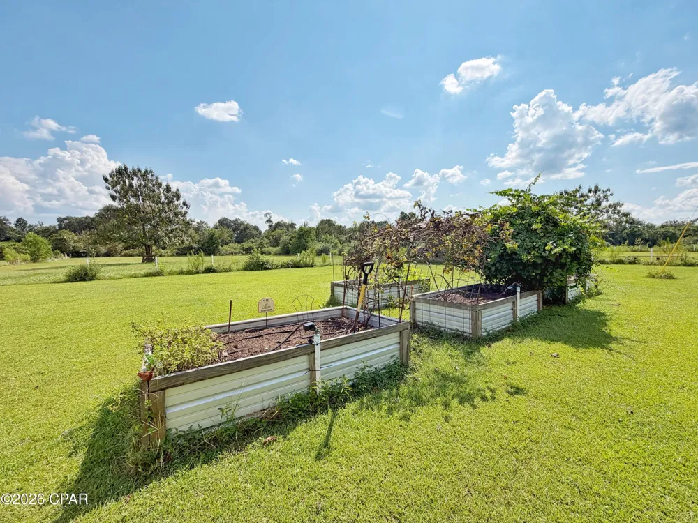 3280 Willie Lane Cottondale, FL 32431
