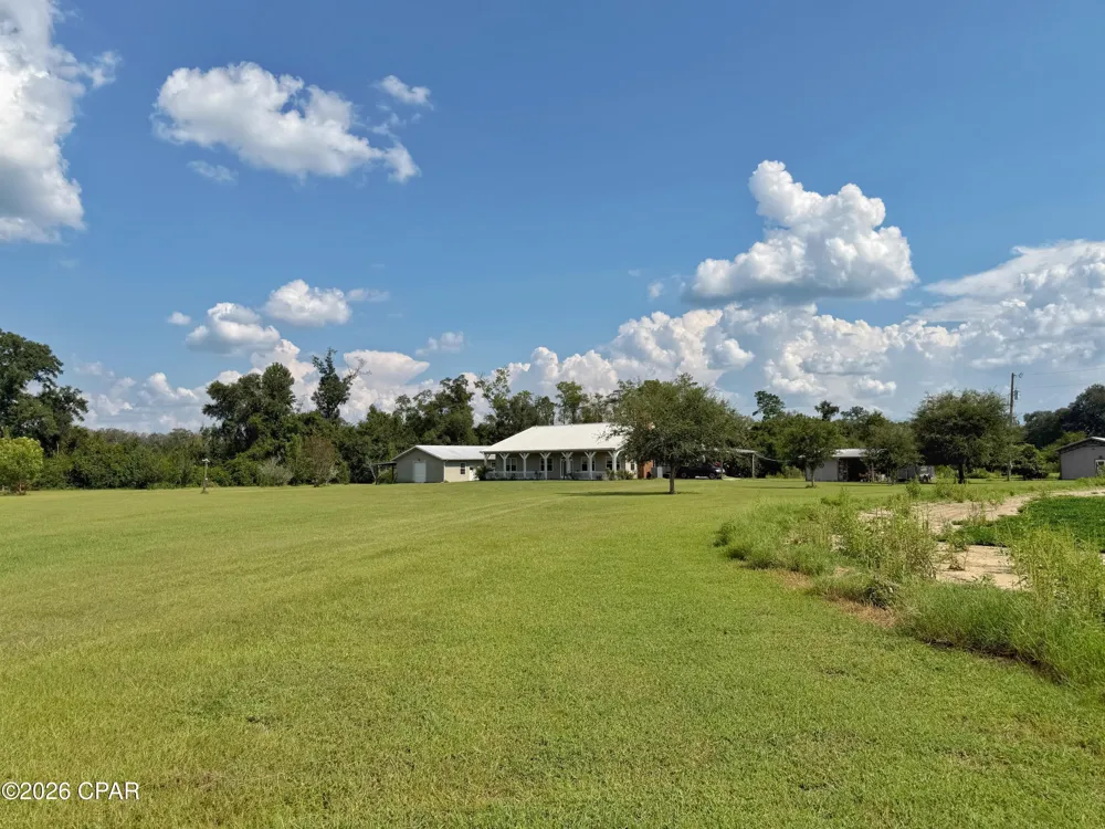 3280 Willie Lane Cottondale, FL 32431