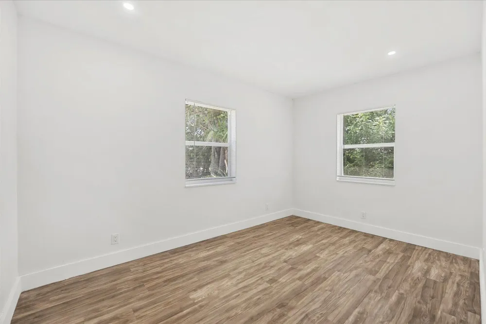 1311 AVENUE H Riviera Beach, FL 33404