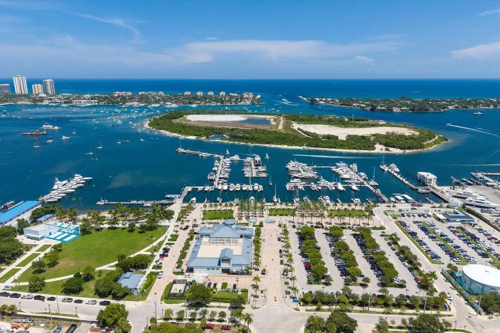 1311 AVENUE H Riviera Beach, FL 33404