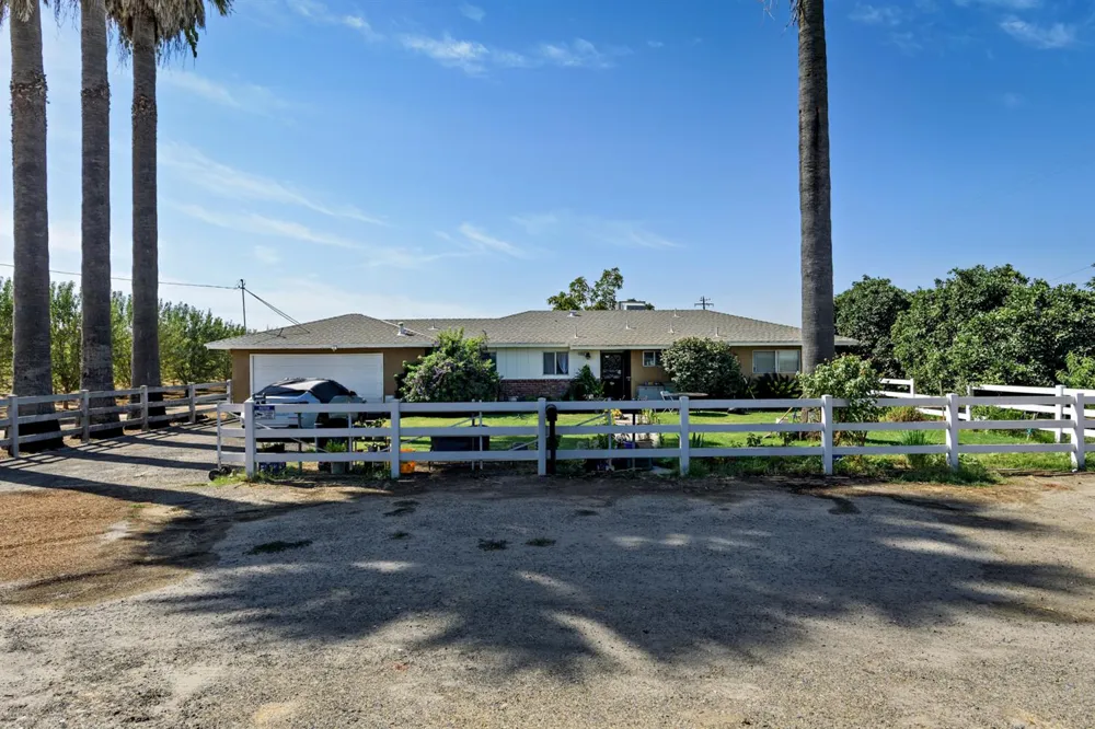 1499 E Manning Avenue Fresno, CA 93725