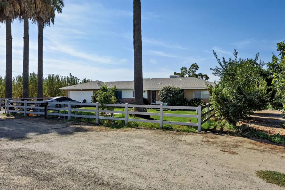 1499 E Manning Avenue Fresno, CA 93725