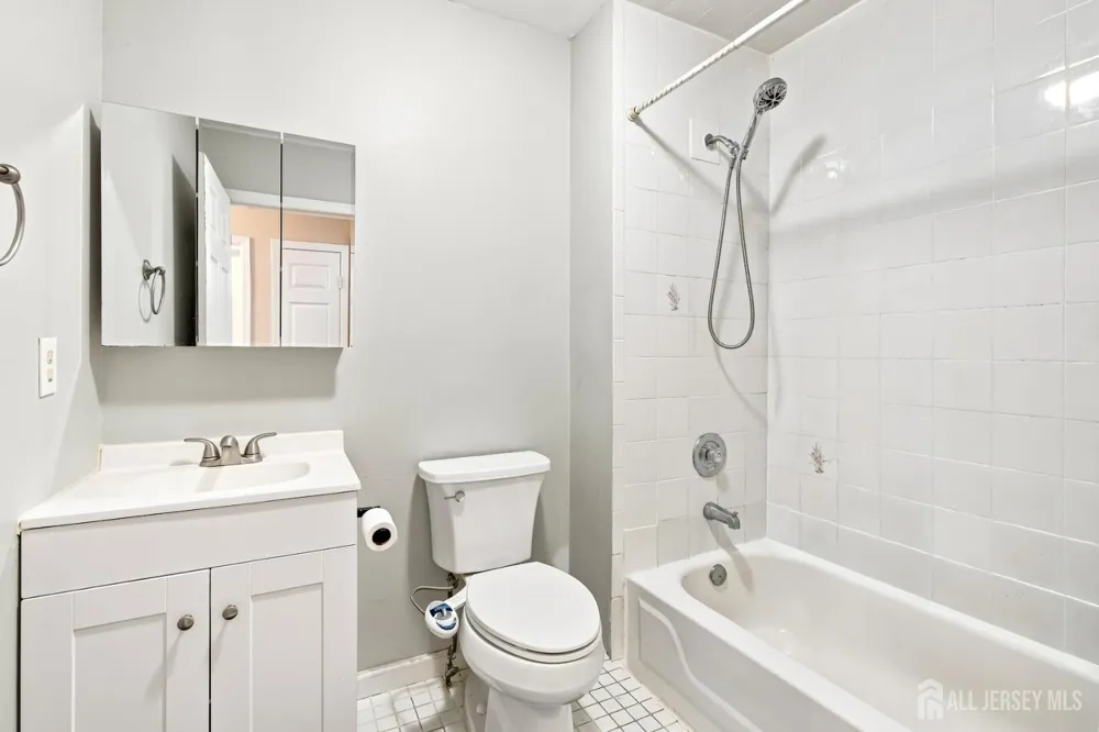 30 Kensington Drive Piscataway, NJ 08854