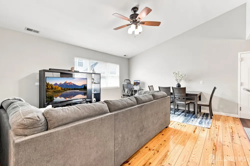 30 Kensington Drive Piscataway, NJ 08854