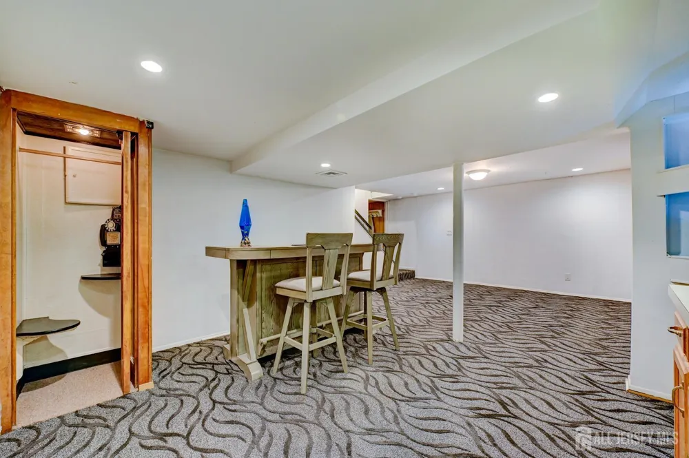 416 Giles Avenue Middlesex, NJ 08846