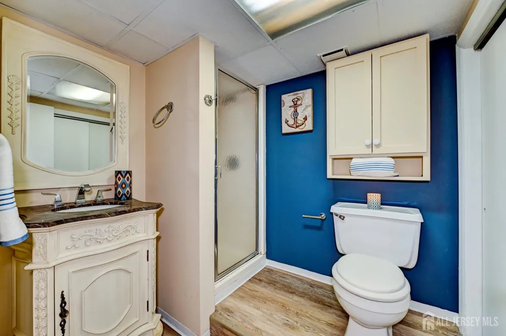 416 Giles Avenue Middlesex, NJ 08846