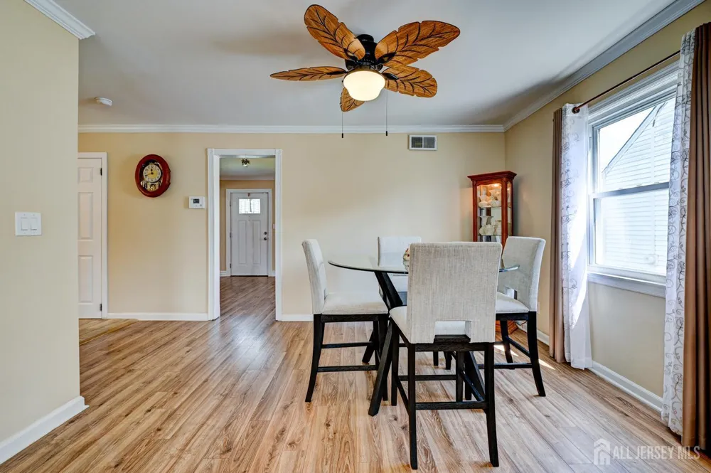 416 Giles Avenue Middlesex, NJ 08846