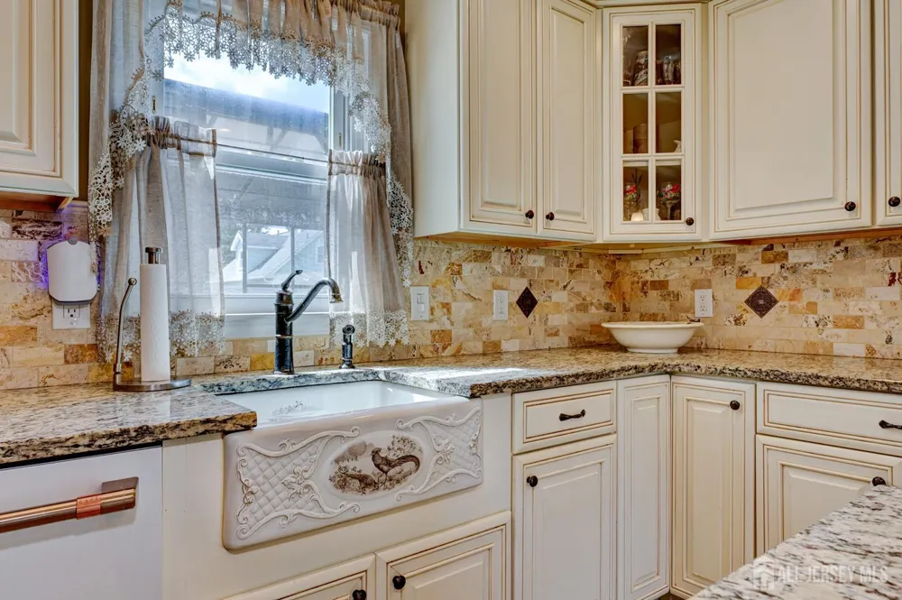 416 Giles Avenue Middlesex, NJ 08846