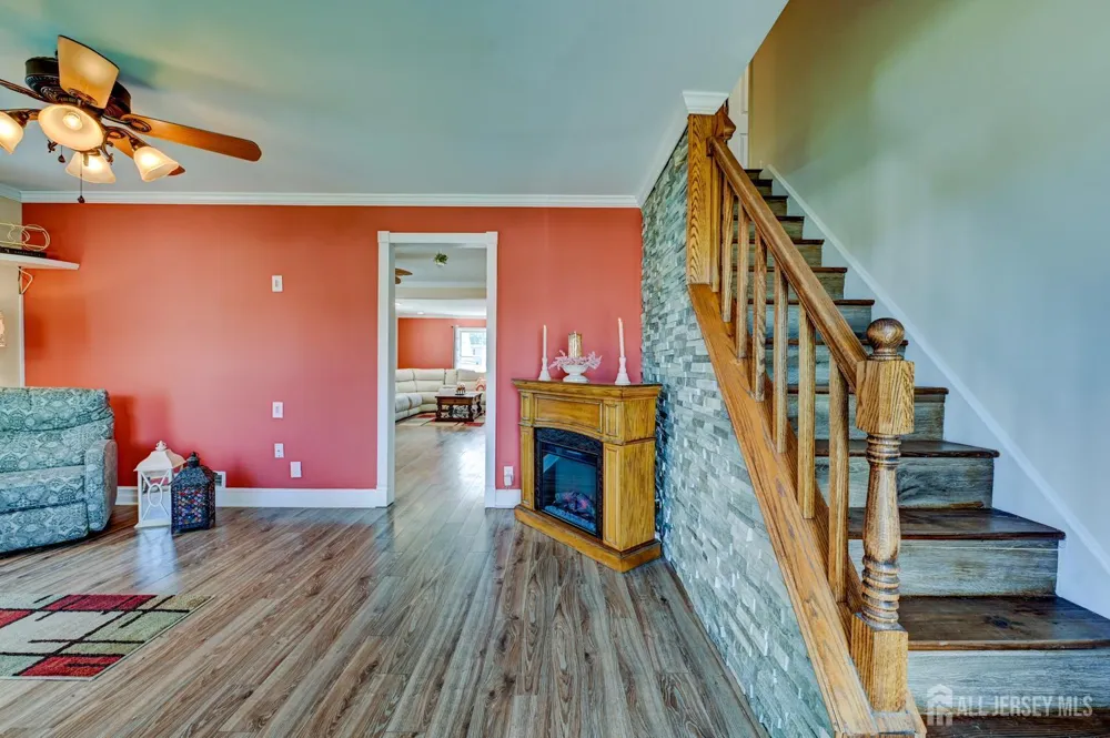 416 Giles Avenue Middlesex, NJ 08846